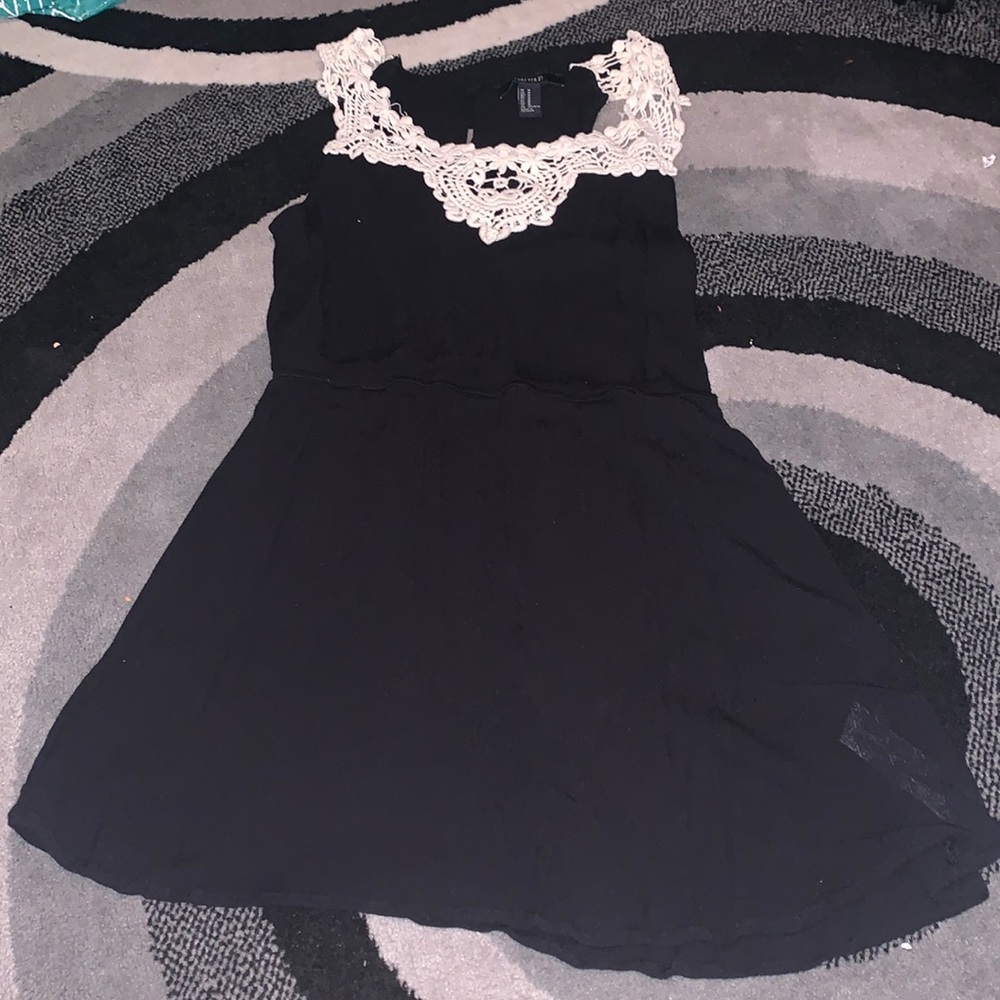 $1! Forever 21 M Dress